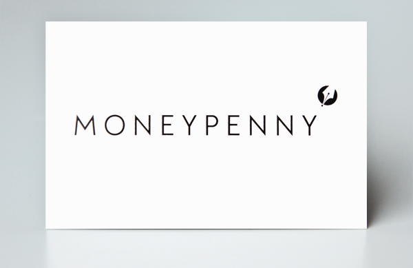 Visitenkarte von MONEYPENNY Der Schriftzug ist auf einer Visitenkarte zu sehen.